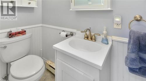 81 First Avenue, Brockville, ON - Indoor Photo Showing Bathroom