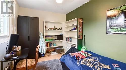 81 First Avenue, Brockville, ON - Indoor Photo Showing Bedroom