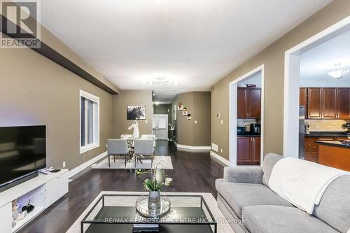 63 Oblate Crescent, Brampton, ON - Indoor Photo Showing Living Room