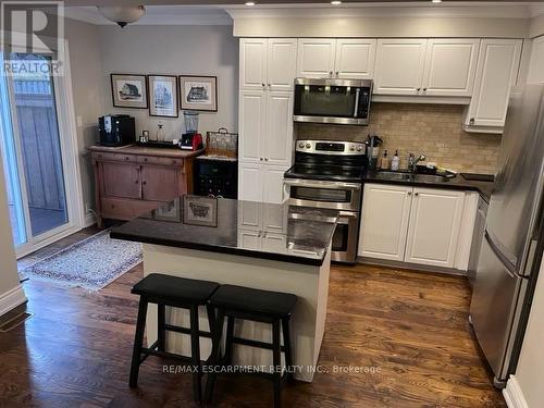 2354 Marine Drive, Oakville, ON - Indoor Photo Showing Kitchen With Double Sink