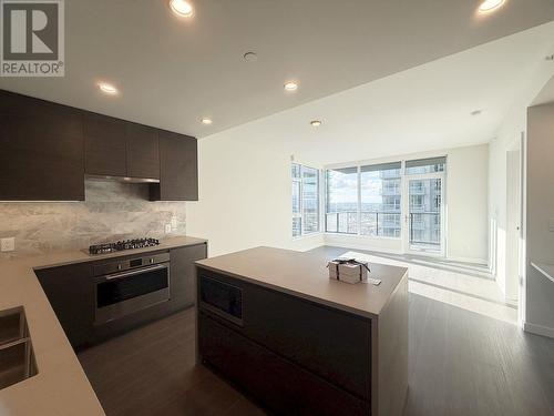 33F 2186 Gilmore Avenue, Burnaby, BC - Indoor Photo Showing Kitchen With Upgraded Kitchen