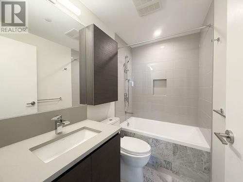 33F 2186 Gilmore Avenue, Burnaby, BC - Indoor Photo Showing Bathroom