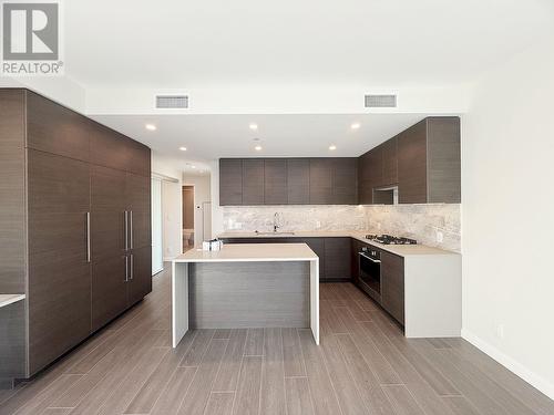 33F 2186 Gilmore Avenue, Burnaby, BC - Indoor Photo Showing Kitchen With Upgraded Kitchen