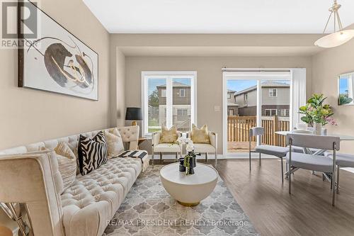 226 Louise Street, Welland, ON - Indoor Photo Showing Living Room