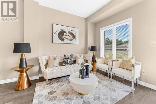 226 Louise Street, Welland, ON - Indoor Photo Showing Living Room