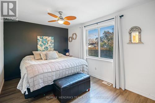 5508 Hillsdale Avenue, Niagara Falls (215 - Hospital), ON - Indoor Photo Showing Bedroom