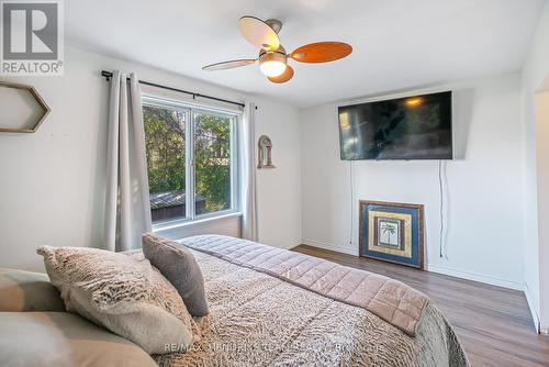 5508 Hillsdale Avenue, Niagara Falls (215 - Hospital), ON - Indoor Photo Showing Bedroom With Fireplace