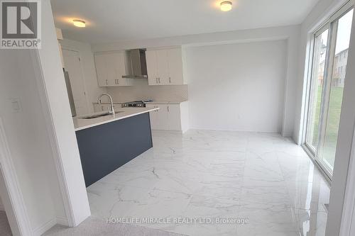 2063 Lowry Drive, Oshawa, ON - Indoor Photo Showing Kitchen