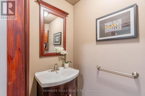 523 Lake Drive E, Georgina, ON - Indoor Photo Showing Bathroom