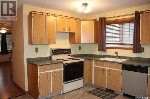 3126 7Th Avenue E, Regina, SK - Indoor Photo Showing Kitchen