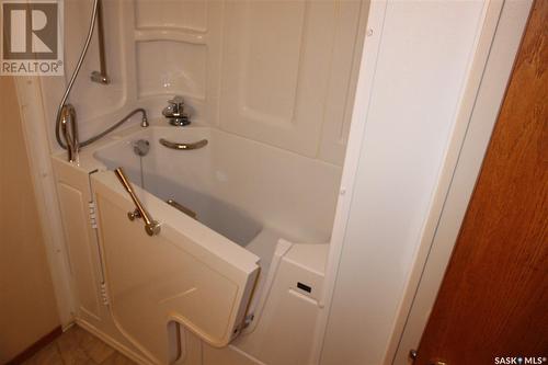 3126 7Th Avenue E, Regina, SK - Indoor Photo Showing Bathroom