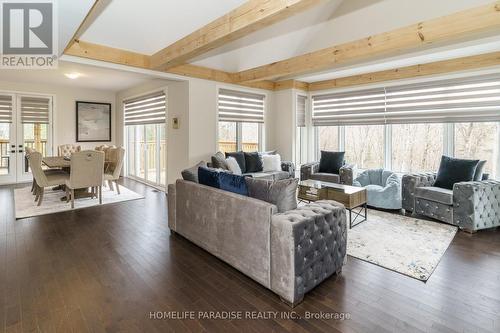 1020 Ridgeline Drive, Lake Of Bays, ON - Indoor Photo Showing Living Room