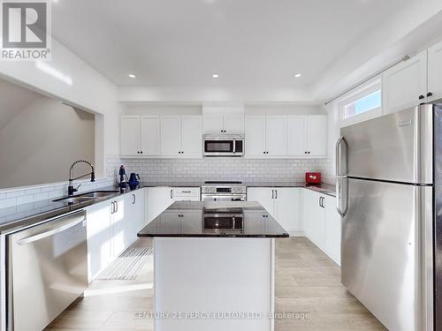 15 - 1299 Glenanna Road, Pickering, ON - Indoor Photo Showing Kitchen With Upgraded Kitchen