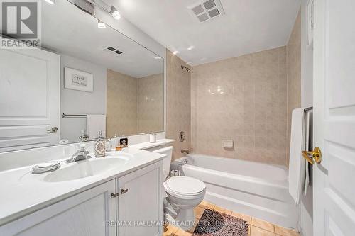 615 - 29 Northern Hts Drive, Richmond Hill, ON - Indoor Photo Showing Bathroom