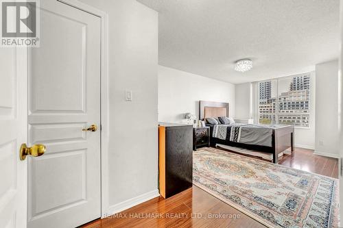 615 - 29 Northern Hts Drive, Richmond Hill, ON - Indoor Photo Showing Bedroom