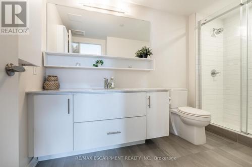 512 - 340 Plains Road, Burlington, ON - Indoor Photo Showing Bathroom