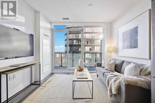 3606 - 575 Bloor Street E, Toronto, ON - Indoor Photo Showing Living Room