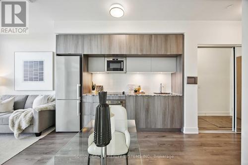 3606 - 575 Bloor Street E, Toronto, ON - Indoor Photo Showing Kitchen