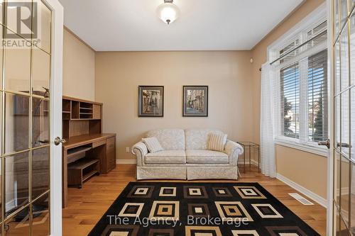 66 Willson Crossing Court, Pelham (662 - Fonthill), ON - Indoor Photo Showing Living Room