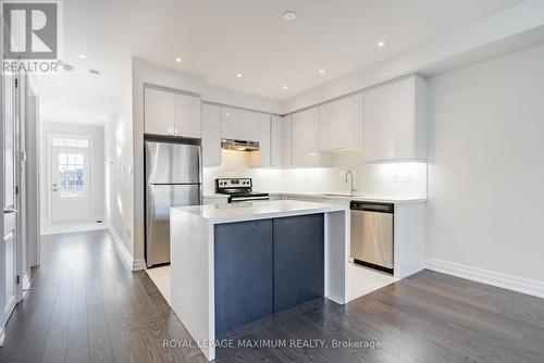 34 Daniele Crescent, Bradford West Gwillimbury, ON - Indoor Photo Showing Kitchen With Stainless Steel Kitchen With Upgraded Kitchen