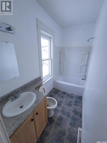 1282 103Rd Street, North Battleford, SK - Indoor Photo Showing Bathroom