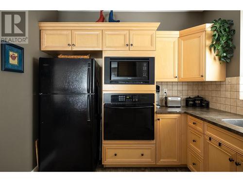 5901 Heritage Drive Unit# 14, Vernon, BC - Indoor Photo Showing Kitchen