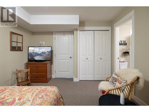 5901 Heritage Drive Unit# 14, Vernon, BC - Indoor Photo Showing Bedroom