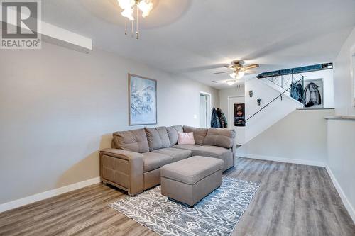 3565 Glasgow Road, West Kelowna, BC - Indoor Photo Showing Living Room