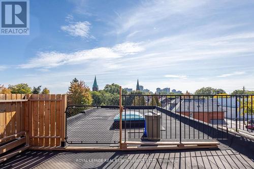 2963 Dundas Street W, Toronto, ON - Outdoor