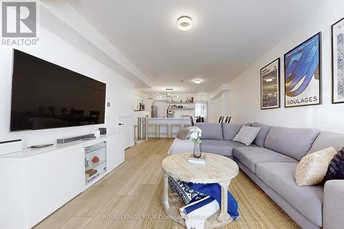 Th5 - 118 Finch Avenue, Toronto, ON - Indoor Photo Showing Living Room