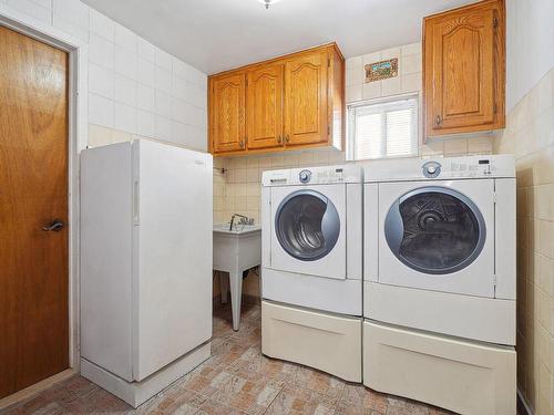 Salle de lavage - 8731 Av. René-Descartes, Montréal (Rivière-Des-Prairies/Pointe-Aux-Trembles), QC - Indoor Photo Showing Laundry Room