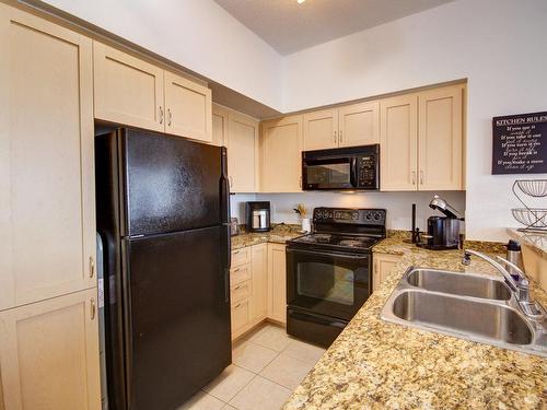 Kitchen - 2101-650 Rue Jean-D'Estrées, Montréal (Ville-Marie), QC - Indoor Photo Showing Kitchen With Double Sink