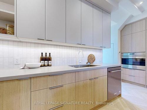 Laneway-82 Gough Ave, Toronto, ON - Indoor Photo Showing Kitchen