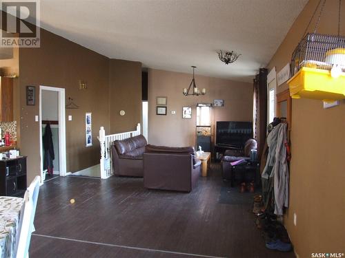 340 Eastview, Burstall, SK - Indoor