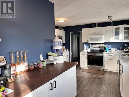 240 Carrier Crescent, Fraser Lake, BC - Indoor Photo Showing Kitchen