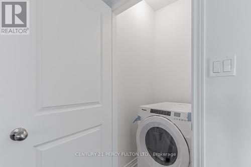 8 Cunliffe Lane, Ajax, ON - Indoor Photo Showing Laundry Room