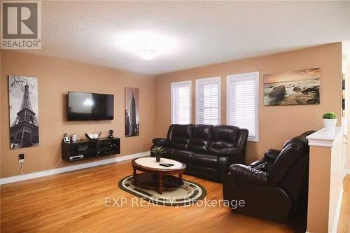 66 Fallstar Crescent, Brampton, ON - Indoor Photo Showing Living Room