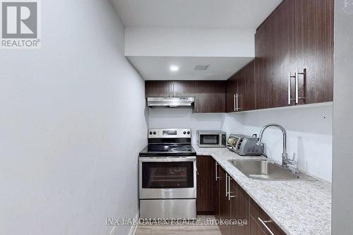 37 Martree Crescent, Brampton, ON - Indoor Photo Showing Kitchen