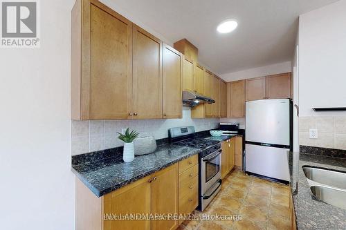 37 Martree Crescent, Brampton, ON - Indoor Photo Showing Kitchen With Double Sink