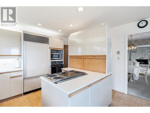 4360 Delbrook Avenue, North Vancouver, BC - Indoor Photo Showing Kitchen