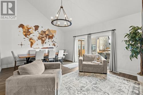 374 Julia Drive, Welland (771 - Coyle Creek), ON - Indoor Photo Showing Living Room