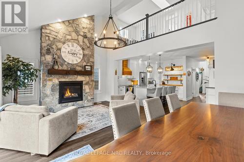 374 Julia Drive, Welland (771 - Coyle Creek), ON - Indoor Photo Showing Living Room With Fireplace