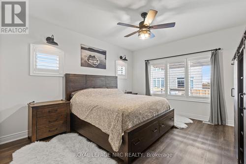 374 Julia Drive, Welland (771 - Coyle Creek), ON - Indoor Photo Showing Bedroom