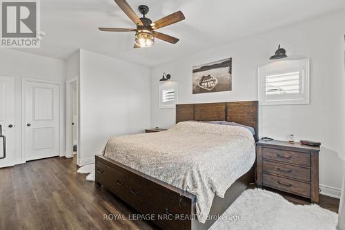 374 Julia Drive, Welland (771 - Coyle Creek), ON - Indoor Photo Showing Bedroom