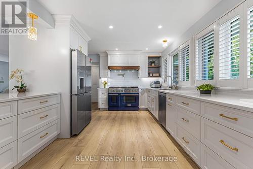 5 Cherryhill Drive, Grimsby (542 - Grimsby East), ON - Indoor Photo Showing Kitchen With Upgraded Kitchen