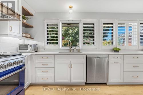 5 Cherryhill Drive, Grimsby (542 - Grimsby East), ON - Indoor Photo Showing Kitchen