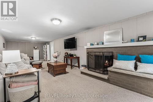 5 Cherryhill Drive, Grimsby (542 - Grimsby East), ON - Indoor Photo Showing Living Room