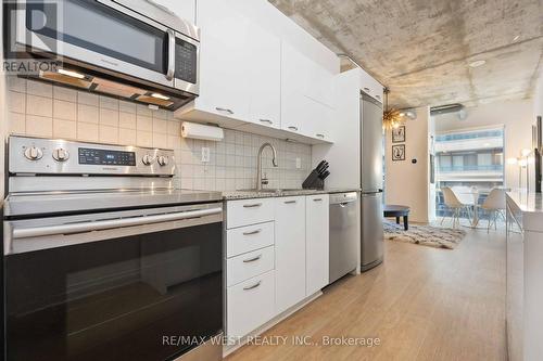 418 - 150 Sudbury Street, Toronto, ON - Indoor Photo Showing Kitchen