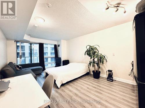 413 - 600 Fleet Street W, Toronto, ON - Indoor Photo Showing Bedroom