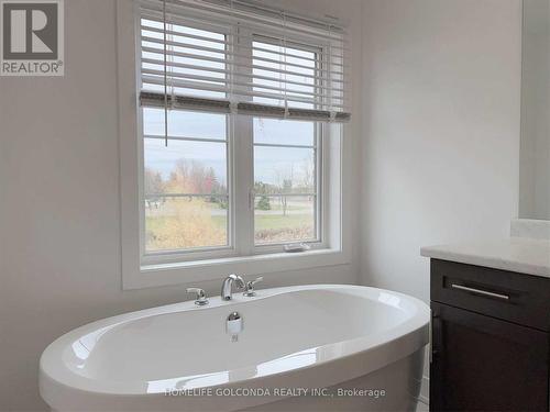 11 Elkington Crescent, Whitby, ON - Indoor Photo Showing Bathroom